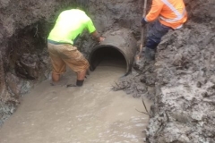 Main-line-next-to-Airport-Damaged-pipe-removed-and-water-still-flowing-11-03-2019-e1552531396179